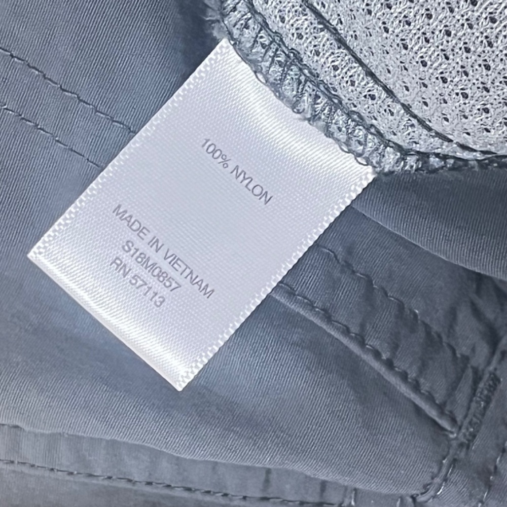 EMS Gray Cargo Shorts - size 34 - Picture 9 of 10